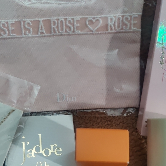 Dior Pink Apparel and Beauty Collection - Picture 2 of 13